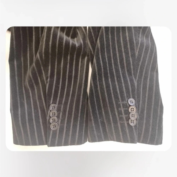 Bellissimo Velvet Black Grey Pinstripe Blazer Size  44R - Picture 6 of 11